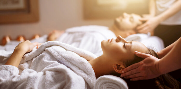 ưu v&agrave; nhược điểm của đi spa massage