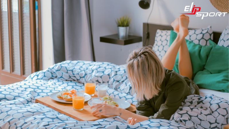 Nghỉ ngơi đầy đủ gi&uacute;p cơ thể hồi phục sau những buổi tập luyện
