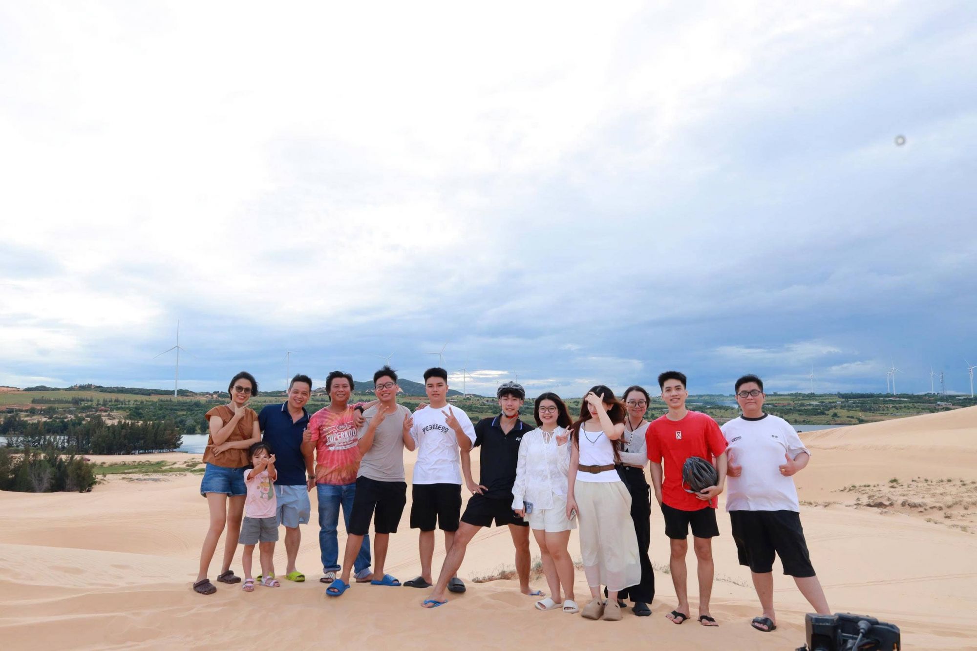 Team Marketing Jun8863 tải ứng dụng tại B&agrave;u Trắng