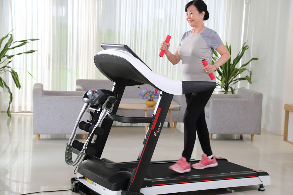 C&aacute;c sản phẩm m&aacute;y chạy bộ cũng &aacute;p dụng giảm đến 49% trong m&ugrave;a Vu lan năm nay