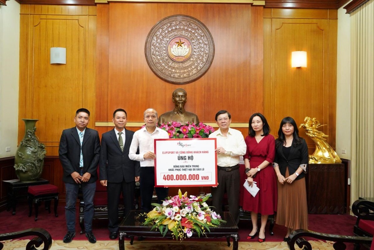 Ủng hộ t&aacute;i thiết đời sống b&agrave; con sau đợt lũ lịch sử tại miền Trung