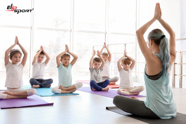 C&aacute;c b&agrave;i tập yoga gi&uacute;p cho trẻ giảm bớt căng thẳng