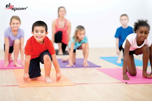 Yoga giúp trẻ giải phóng năng lượng