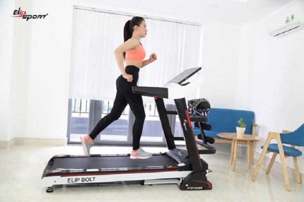 c&aacute;ch đ&aacute;nh cầu l&ocirc;ng tại nh&agrave;