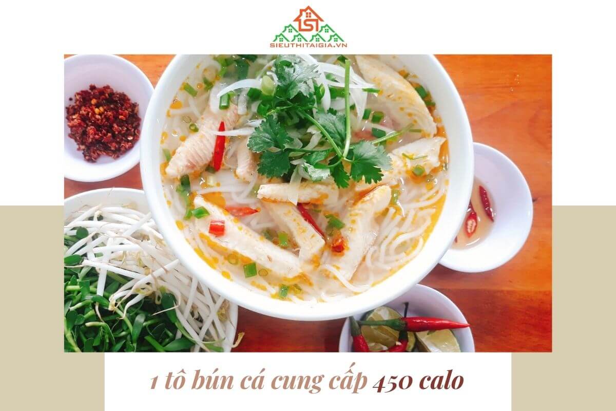 1 b&aacute;t b&uacute;n c&aacute; chứa bao nhi&ecirc;u calo