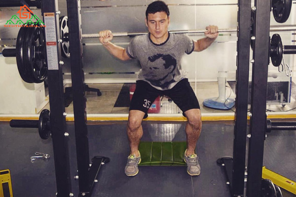 Gợi &yacute; lịch tập gym cho cầu thủ b&oacute;ng đ&aacute; tăng cơ, tăng thể lực