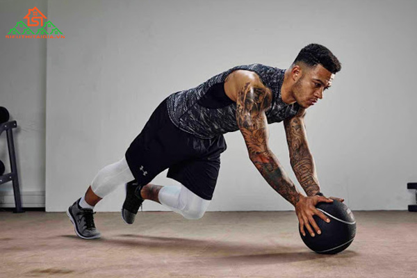 Gợi &yacute; lịch tập gym cho cầu thủ b&oacute;ng đ&aacute; tăng cơ, tăng thể lực