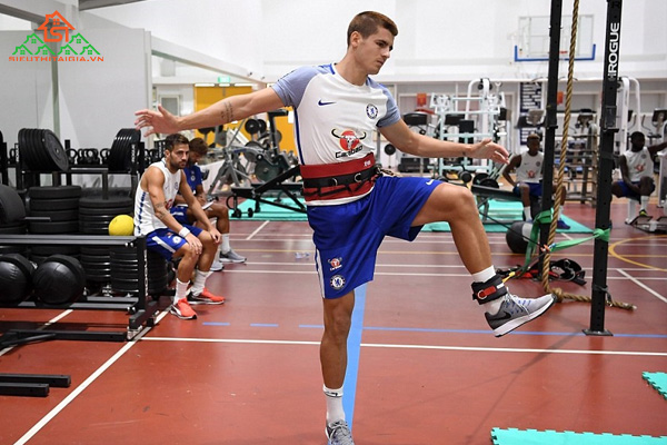 Gợi &yacute; lịch tập gym cho cầu thủ b&oacute;ng đ&aacute; tăng cơ, tăng thể lực