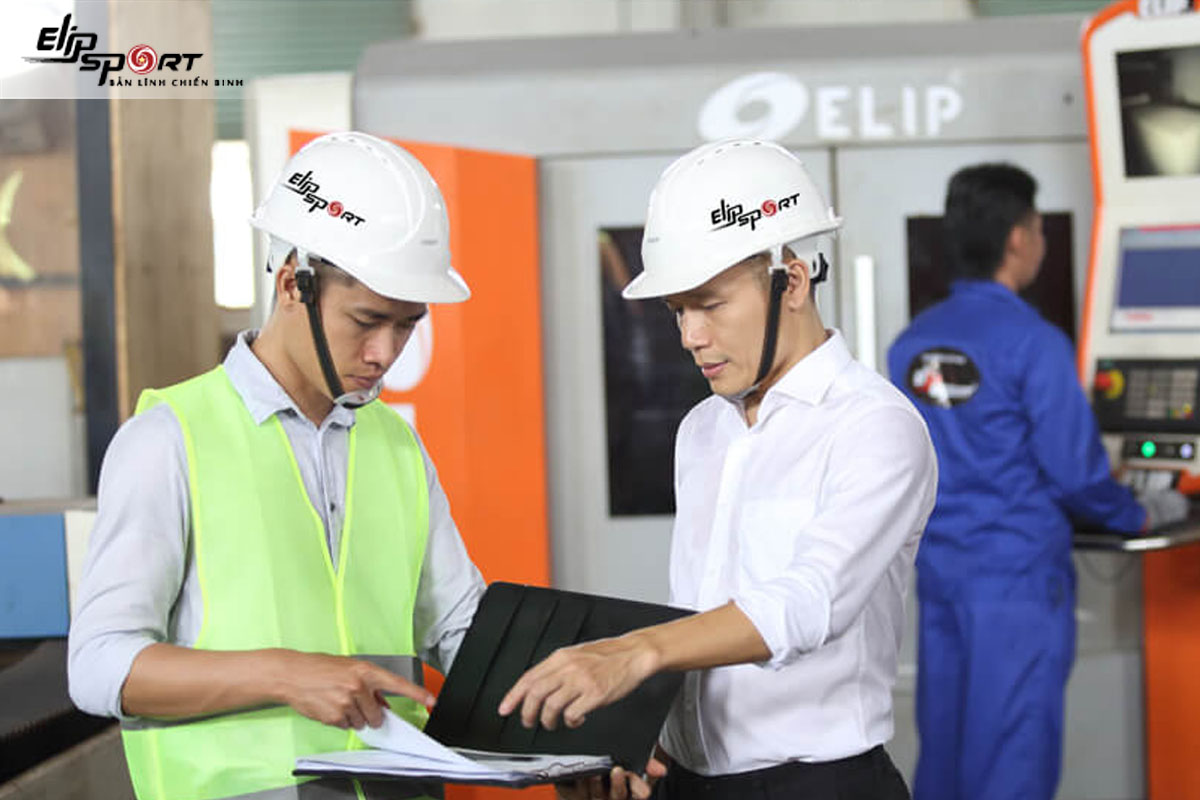 Chạy bộ tại nhà đang được nhiều người lựa chọn trong mùa dịch