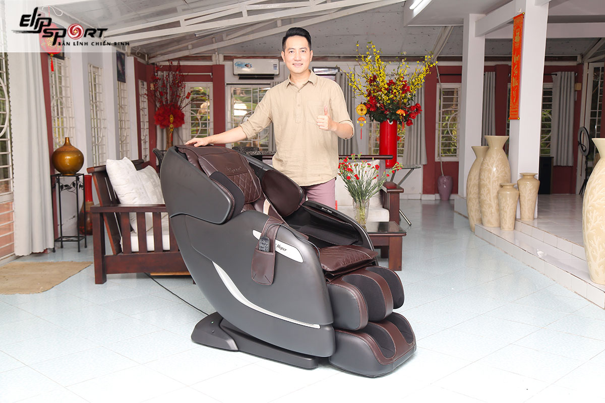 Nguyễn Phi Hùng tập thể thao mỗi ngày trong cơ ngơi 3000m vuông
