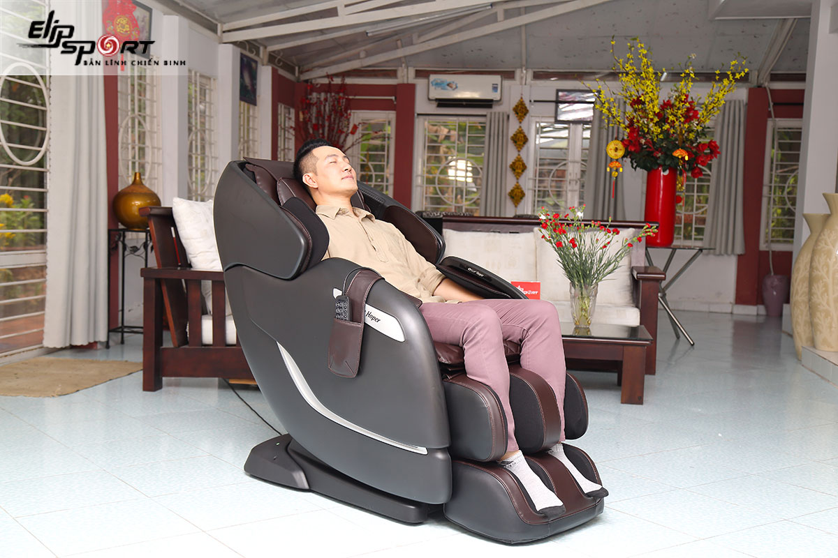 Nguyễn Phi Hùng tập thể thao mỗi ngày trong cơ ngơi 3000m vuông