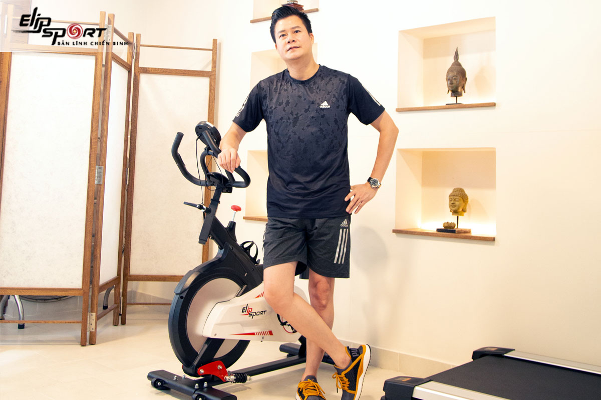 Ca sĩ Quang Dũng sánh đôi bên 