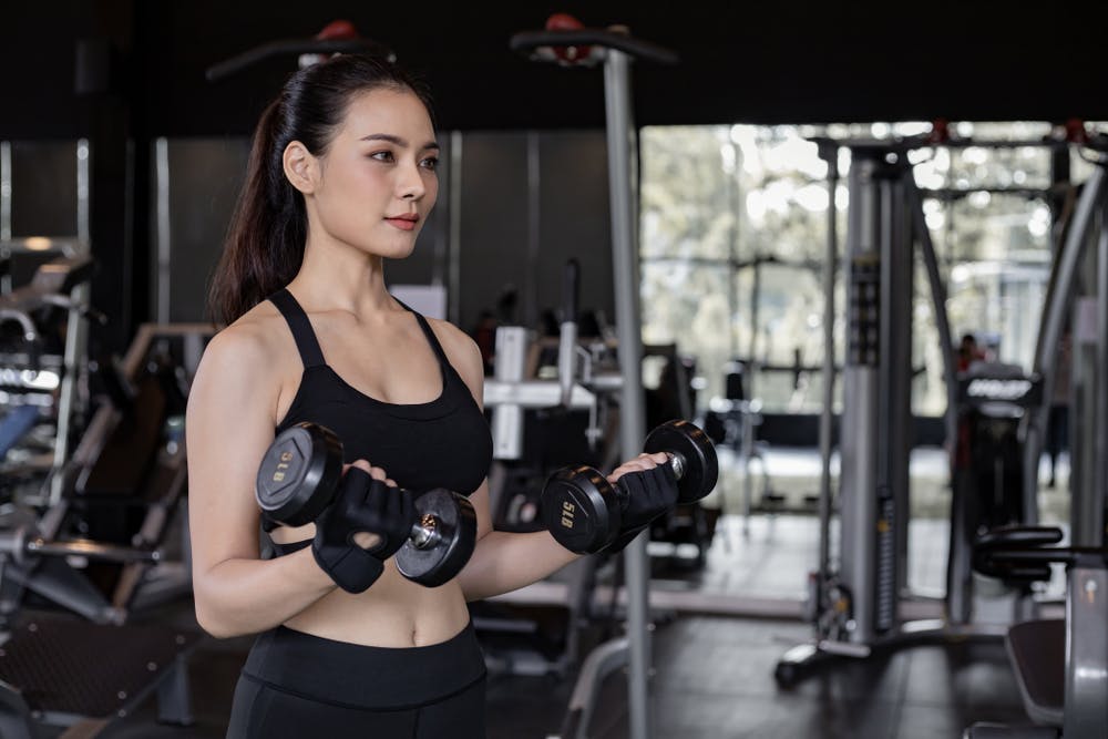 sáng chạy bộ chiều tập gym
