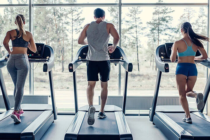 sáng chạy bộ chiều tập gym