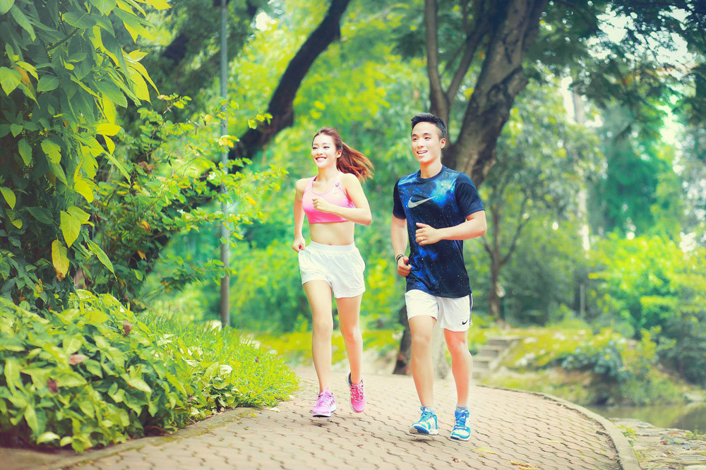 chạy bộ sáng sớm cần chuẩn bị gì