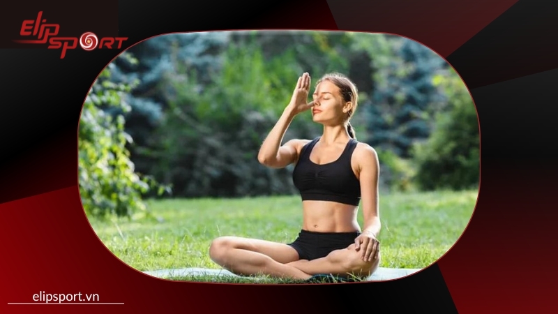 H&iacute;t thở theo phương ph&aacute;p yoga c&oacute; thể gi&uacute;p mũi bạn sắc n&eacute;t hơn