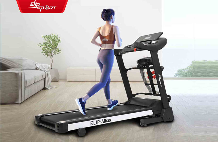 c&oacute; n&ecirc;n mang gi&agrave;y khi sử dụng m&aacute;y chạy bộ