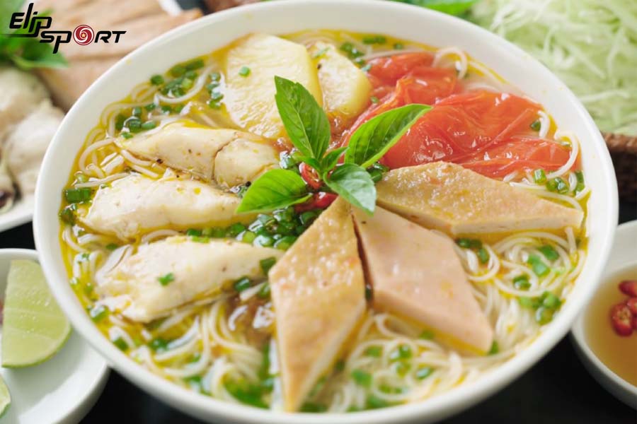 Ăn qu&aacute; nhiều b&uacute;n chả nhưng kh&ocirc;ng tập luyện sẽ dễ bị tăng c&acirc;n