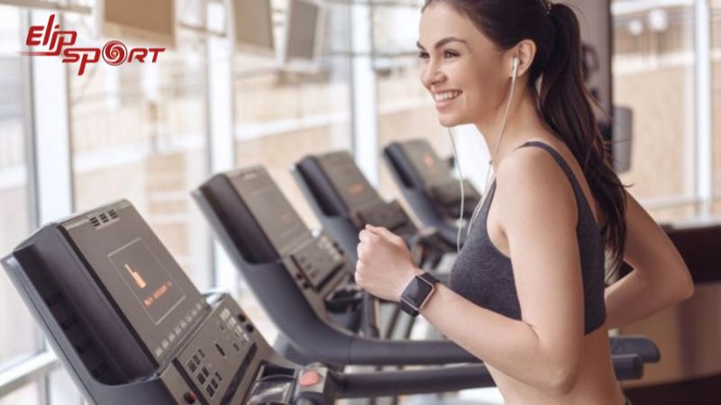 Việc nghe nhạc&nbsp;gi&uacute;p bạn chạy bộ nhanh hơn v&agrave; giảm mệt mỏi khi chạy ở tốc độ cao