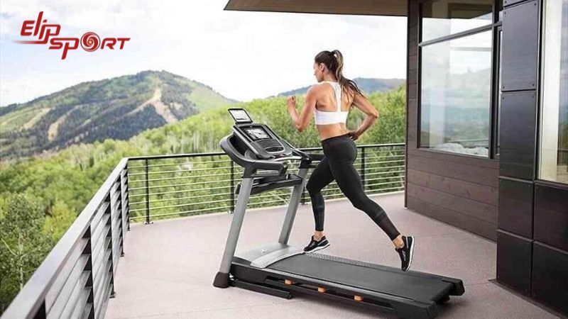 M&aacute;y chạy bộ kh&ocirc;ng chỉ phổ biến tại ph&ograve;ng gym m&agrave; c&ograve;n l&agrave; lựa chọn l&yacute; tưởng cho việc luyện tập tại nh&agrave;