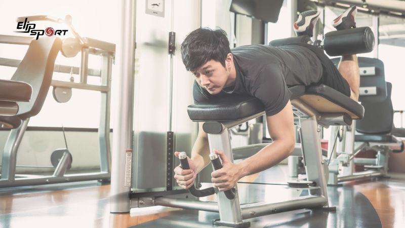 Khi thực hiện động t&aacute;c căng cơ, h&atilde;y ch&uacute; &yacute; đến thời gian giữ tư thế