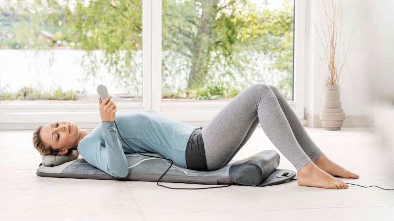Remote gi&uacute;p bạn c&oacute; thể điều chỉnh chế độ, cường độ, hay thậm ch&iacute; l&agrave; tắt m&aacute;y một c&aacute;ch thuận tiện từ xa, m&agrave; kh&ocirc;ng cần phải đứng dậy