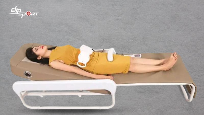 Người bệnh nằm thư gi&atilde;n v&agrave; thoải m&aacute;i tr&ecirc;n giường
