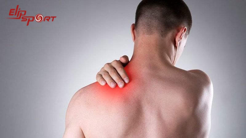 Khi chơi b&oacute;ng b&agrave;n, bạn cũng c&oacute; thể bị đau vai