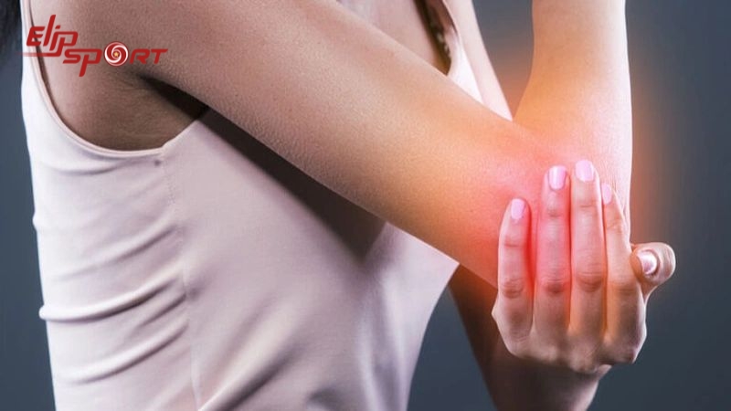 Nếu bạn chơi sai kỹ thuật th&igrave; cũng sẽ gặp chấn thương khuỷu tay