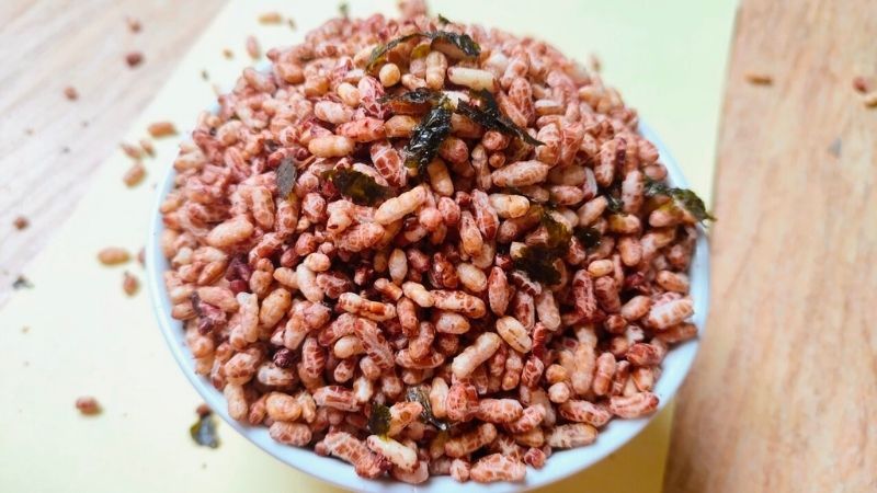 Gạo lứt sấy rong biển, trong 100g, cung cấp khoảng 175 calo