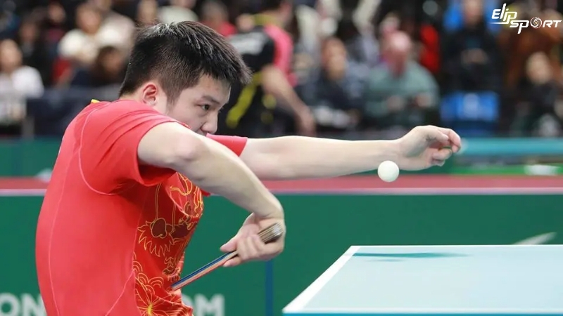 Kỹ thuật giật vồng xo&aacute;y mạnh bằng tay tr&aacute;i l&agrave; một phần quan trọng của việc giật vồng vợt sang ngang