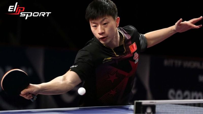 Kỹ thuật giật b&oacute;ng thuận tay xo&aacute;y trong b&oacute;ng b&agrave;n