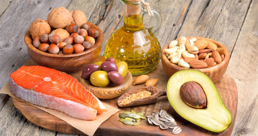 Ăn gi&agrave;u protein, &iacute;t carbohydrate, &iacute;t chất b&eacute;o sẽ th&uacute;c đẩy qu&aacute; tr&igrave;nh giảm c&acirc;n