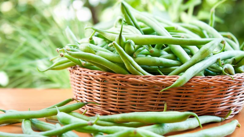Trong 100 gam đậu que sẽ c&oacute; khoảng 30 kcal