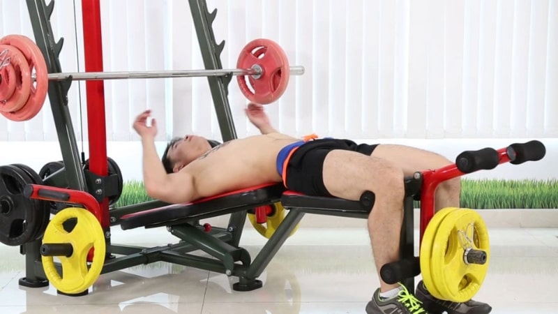 M&aacute;y tập thể h&igrave;nh tại nh&agrave; ph&ugrave; hợp với&nbsp;những người chuy&ecirc;n tập luyện cơ bắp