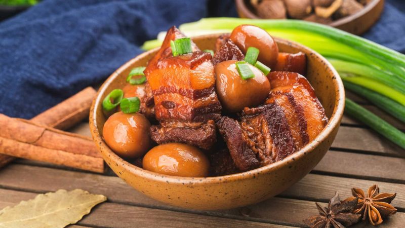 c&aacute;ch ăn thịt kho t&agrave;u kh&ocirc;ng b&eacute;o