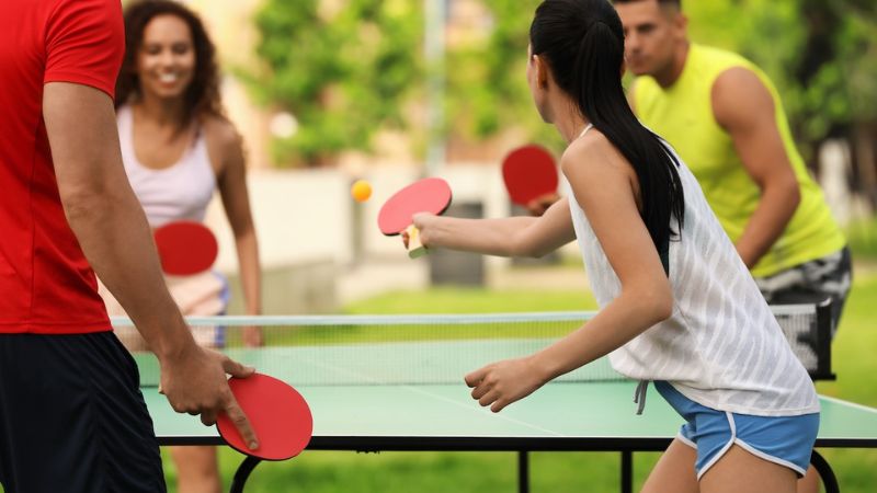 C&aacute;c động t&aacute;c chuyển động nhanh nhẹn trong b&oacute;ng b&agrave;n đặt &aacute;p lực l&ecirc;n cơ bắp