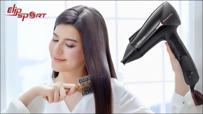 Cần lưu &yacute; khoảng c&aacute;ch giữa m&aacute;y sấy v&agrave; t&oacute;c để tr&aacute;nh t&oacute;c bị hư tổn