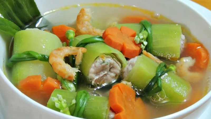 N&ecirc;n kết hợp b&iacute; xanh với c&aacute;c loại thực phẩm kh&aacute;c để cung cấp đầy đủ dinh dưỡng cho cơ thể