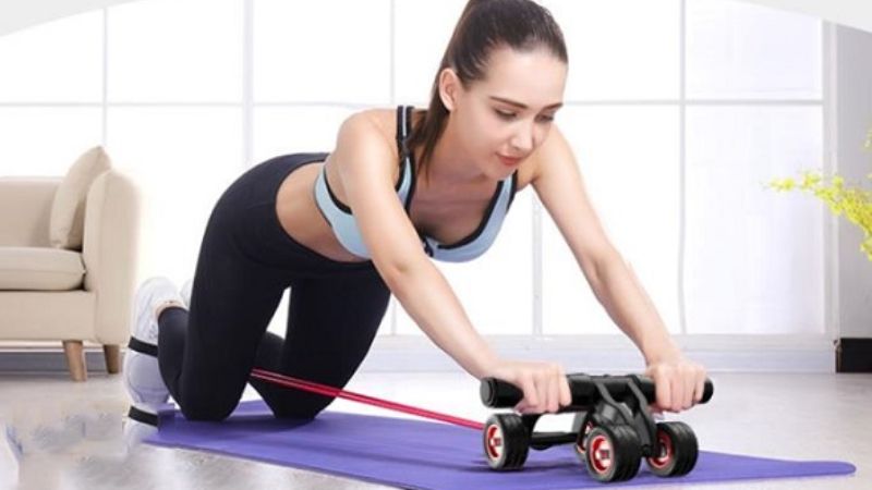 Tập bụng c&ugrave;ng con lăn