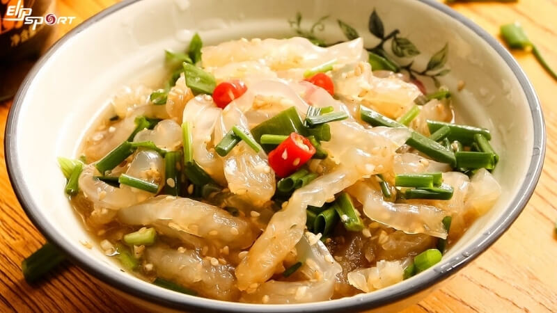 Sứa biển c&oacute; h&agrave;m lượng calo thấp n&ecirc;n ăn sứa kh&ocirc;ng lo tăng c&acirc;n