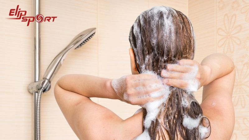 H&atilde;y thử gội đầu lần thứ hai để đảm bảo l&agrave;m sạch ho&agrave;n to&agrave;n m&aacute;i t&oacute;c