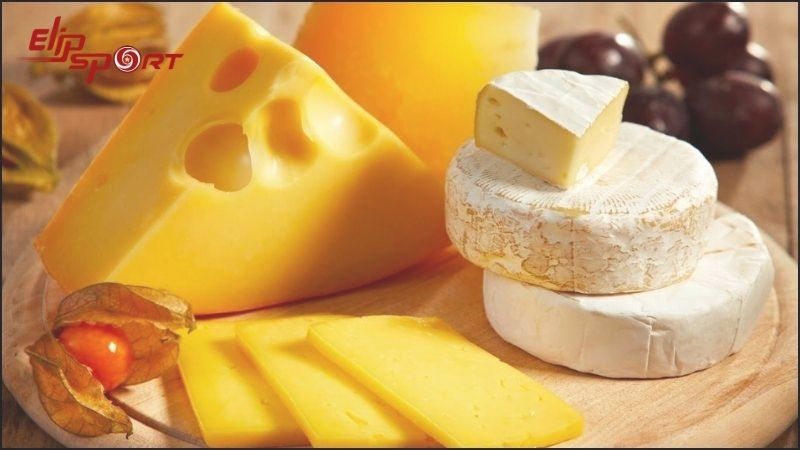 C&aacute;c mẹ c&oacute; thể bổ sung từ c&aacute;c nguồn thực phẩm như sữa, ph&ocirc; mai cho b&eacute;