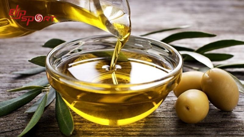 Chọn lựa dầu ăn c&oacute; th&agrave;nh phần dinh dưỡng cao để cung cấp chất b&eacute;o kh&ocirc;ng b&atilde;o h&ograve;a v&agrave; c&aacute;c dưỡng chất kh&aacute;c
