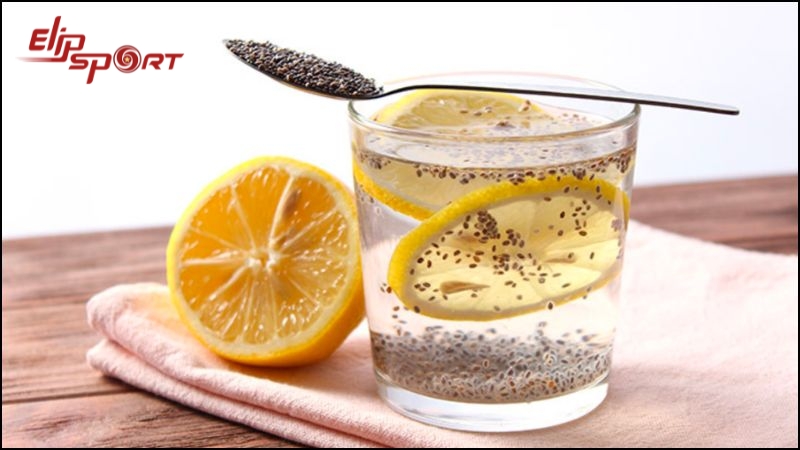 Hạt chia v&agrave; nước chanh
