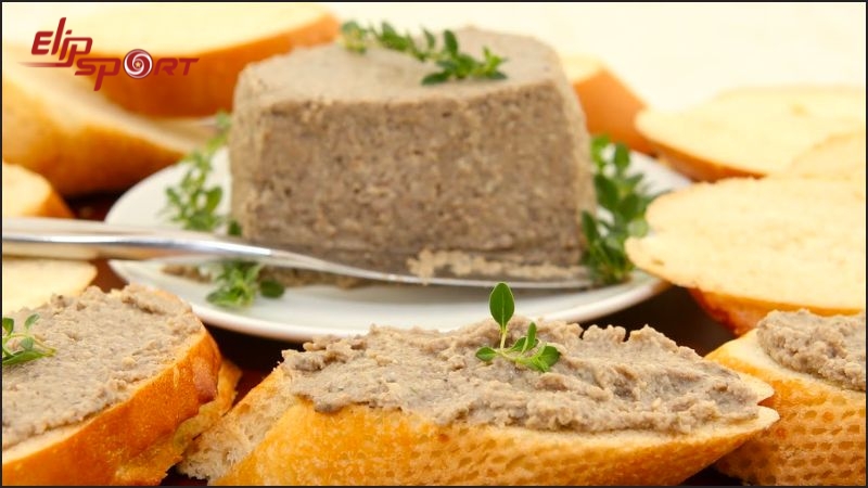 Người mắc bệnh tim mạch n&ecirc;n hạn chế ăn pate, chỉ ti&ecirc;u thụ 1 lần/tuần