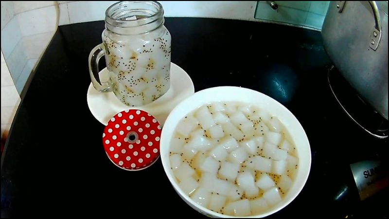 Kh&ocirc;ng n&ecirc;n ăn thạch dừa trước khi đi ngủ