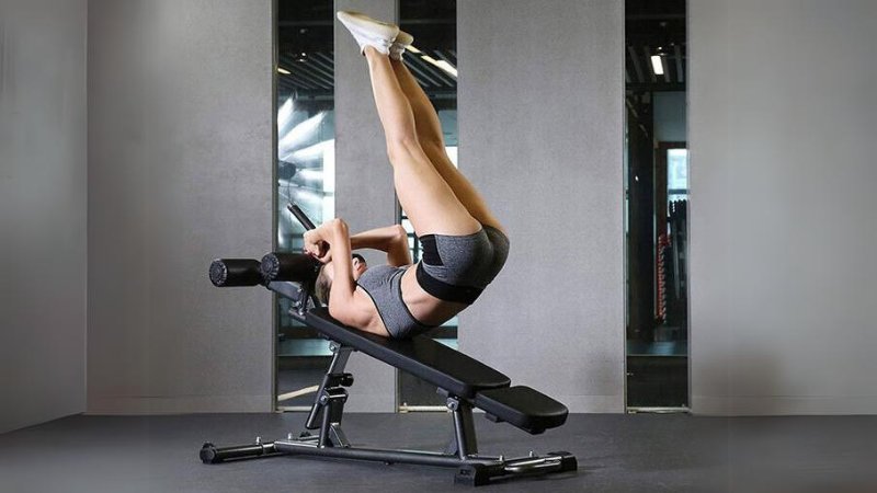 Tập bụng với ghế cong