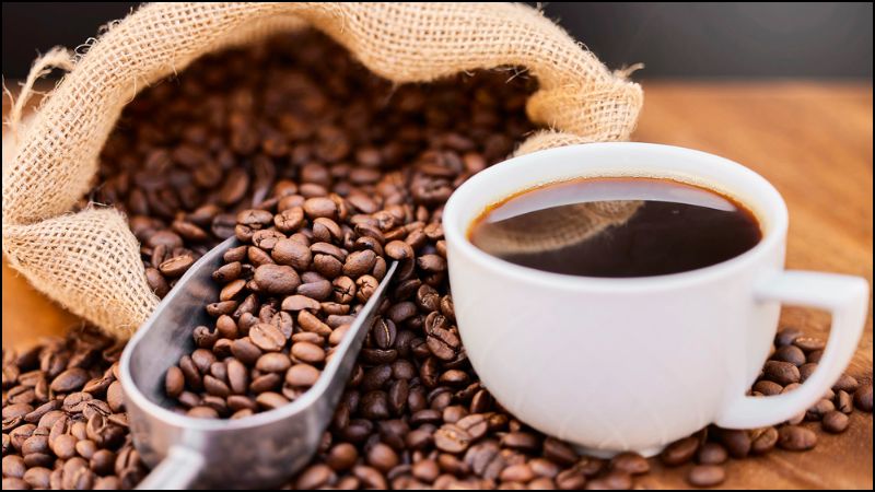 Kh&ocirc;ng n&ecirc;n uống c&agrave; ph&ecirc; v&agrave;o s&aacute;ng sớm khi cơ thể c&oacute; nồng độ cortisol cao