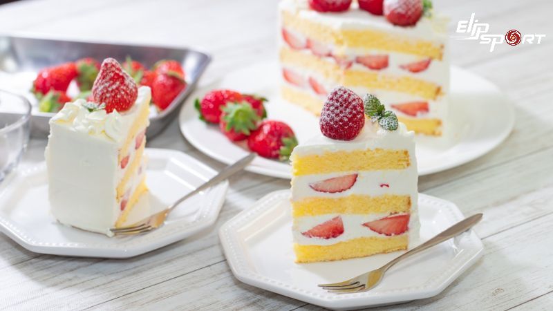 B&aacute;nh kem thường được l&agrave;m từ c&aacute;c nguy&ecirc;n liệu ch&iacute;nh l&agrave; bột m&igrave;, sữa, đường, trứng